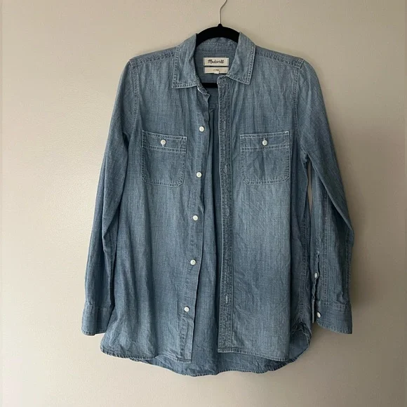 Madewell Chambray Classic Ex-Boyfriend Shirt in Mazzy Wash - Picture 6 of 11